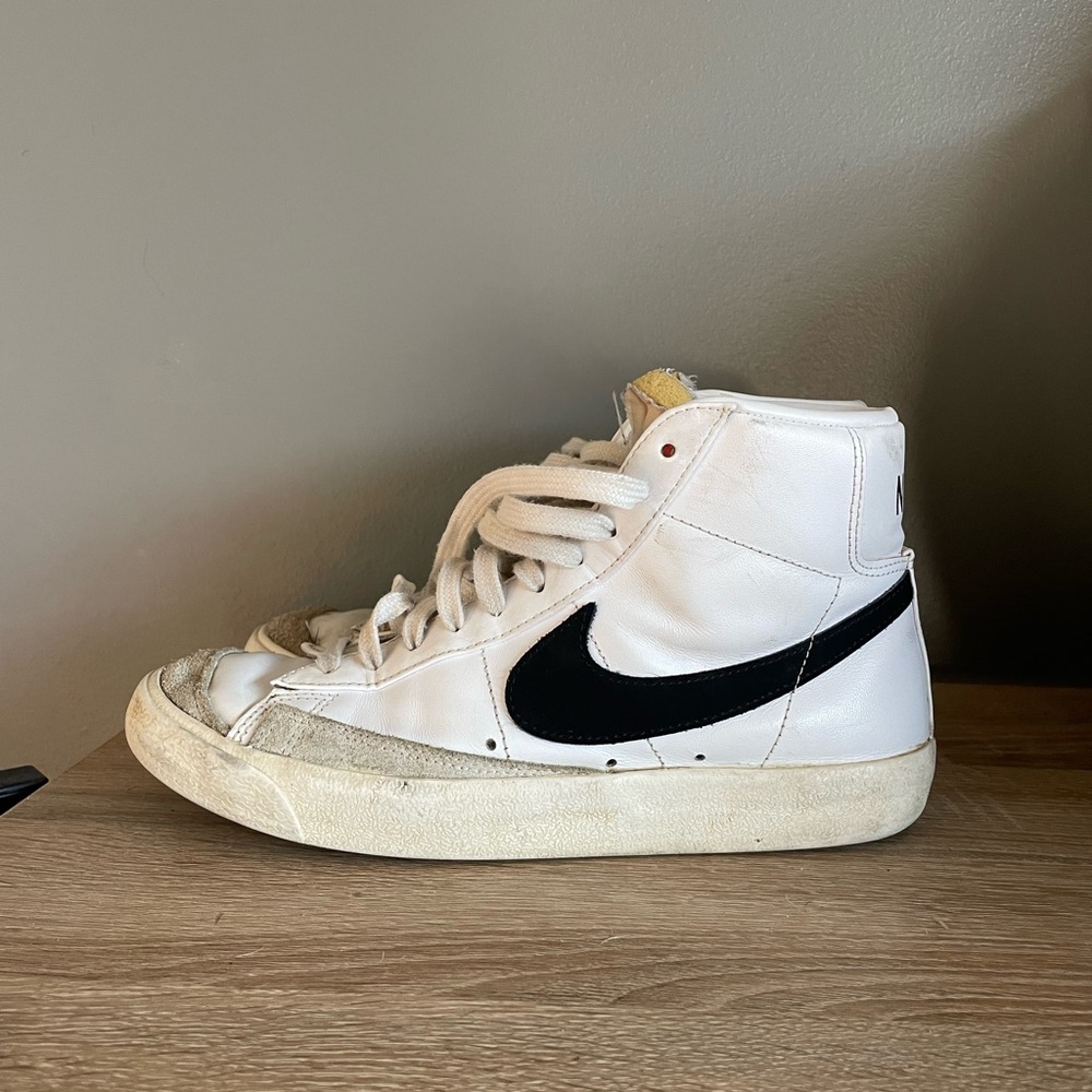 Nike blazer mid ‘77 size 8.5 women’s